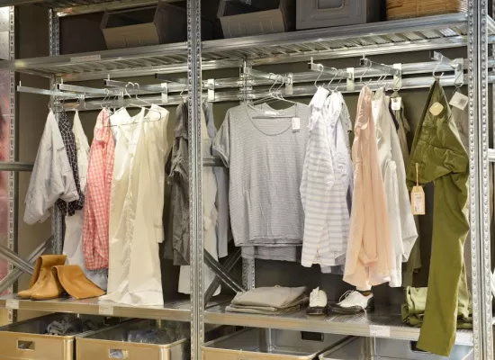 Торговые стеллажи