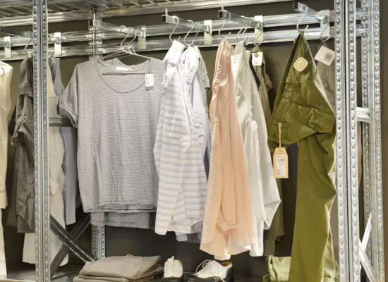 Торговые стеллажи