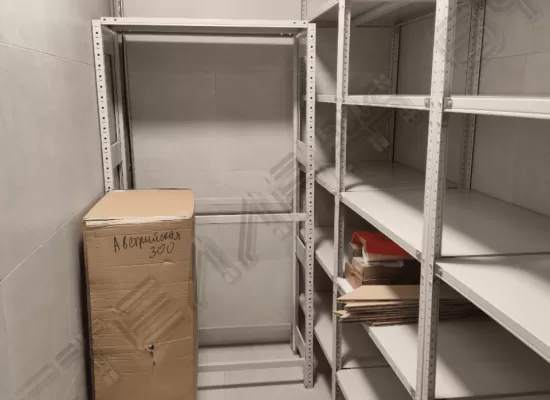 Подвальное помещение: металлические стеллажи серии "Эконом", нагрузка 200 кг на полку